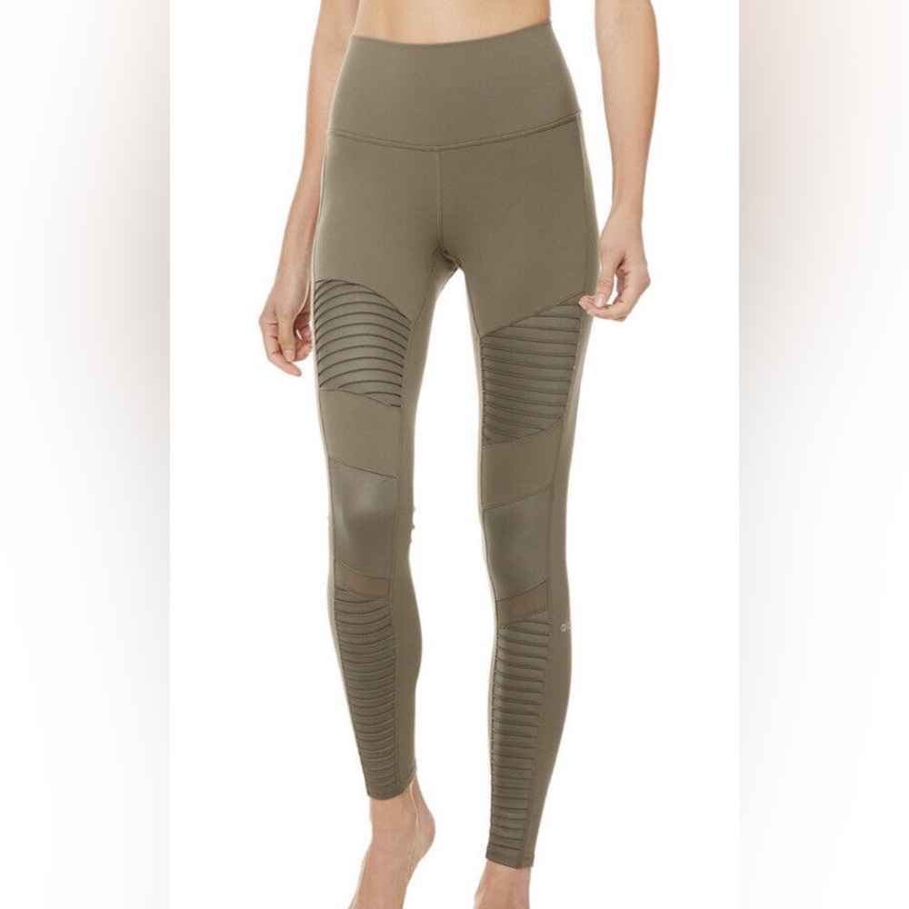 Also leggings